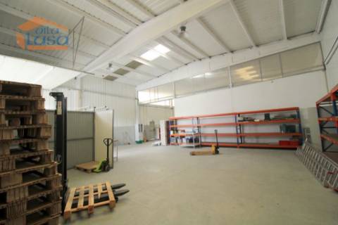 Pavilhão Industrial Moderno à Venda em São João da Madeira