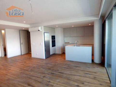 Apartamento T2,  3 wcs (2 suites) com Garagem Dupla no Centro de Gaia