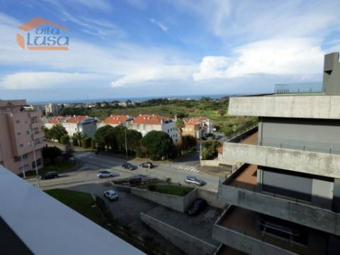 Apartamento T2,  3 wcs (2 suites) com Garagem Dupla no Centro de Gaia