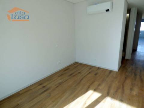 Apartamento T2,  3 wcs (2 suites) com Garagem Dupla no Centro de Gaia