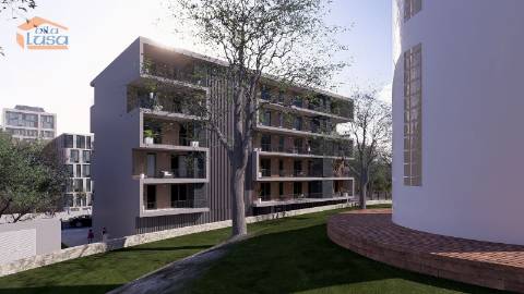 Armação de Pera T1+1 Novo com varanda e garagem 