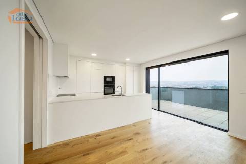 Exclusivo T4 com 3 Frentes na Avenida da República  Vila Nova de Gaia