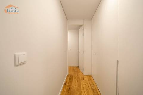 Exclusivo T4 com 3 Frentes na Avenida da República  Vila Nova de Gaia