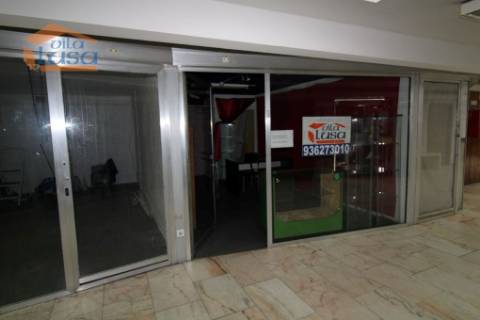 Excelente Oportunidade de Negócio! Loja à Venda no Centro Comercial de Cedofeita