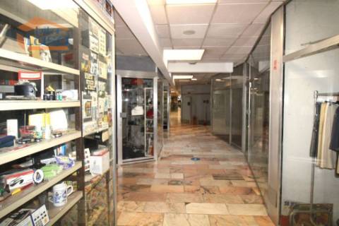 Excelente Oportunidade de Negócio! Loja à Venda no Centro Comercial de Cedofeita