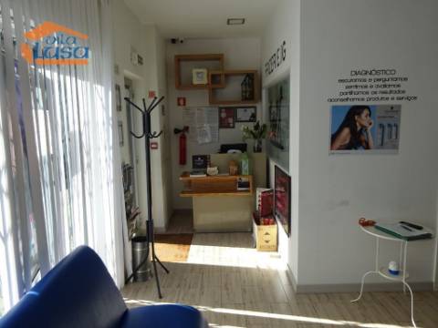 Cabeleireiro e Estética equipado Vilar de Andorinho 