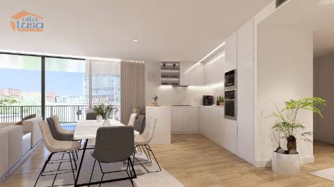 T2+1  Novo a 300mt da praia de Armação de Pera., varanda c/ 82m2 e dois lugares de garagem.