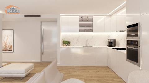 T2 Novo a 300mt da praia de Armação de Pera., c/duas suites, varanda c/ 21.30m2 e dois lugares de garagem.