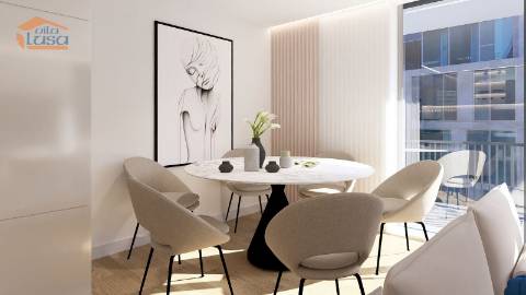 T2 Novo a 300mt da praia de Armação de Pera., c/duas suites, varanda c/ 21.30m2 e dois lugares de garagem.