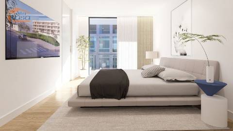 T2 Novo a 300mt da praia de Armação de Pera., c/duas suites, varanda c/ 21.30m2 e dois lugares de garagem.