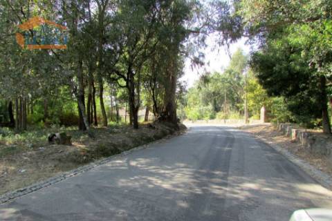 Terreno Grijo, para a contrução de Moradia de 4 frentes