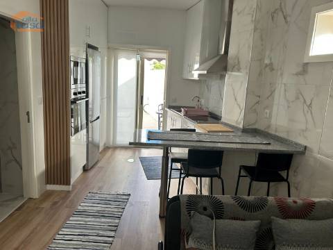 Andar de Moradia T1 renovada próximo aos bombeiros de valbom