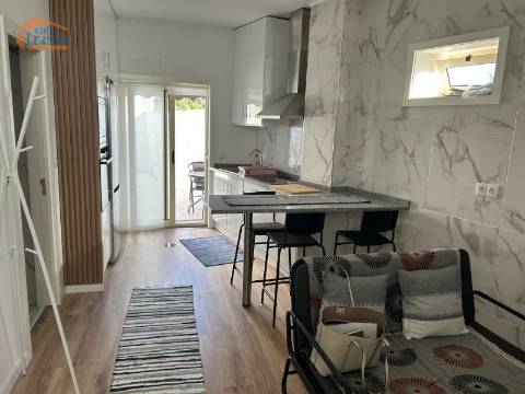 Andar de Moradia T1 renovada próximo aos bombeiros de valbom