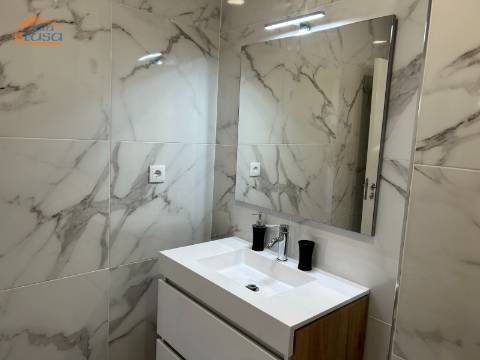 Andar de Moradia T1 renovada próximo aos bombeiros de valbom