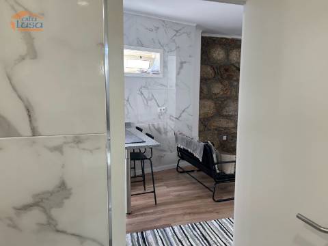 Andar de Moradia T1 renovada próximo aos bombeiros de valbom