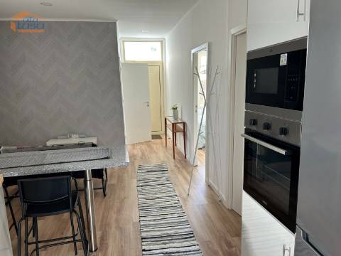 Andar de Moradia T1 renovada próximo aos bombeiros de valbom