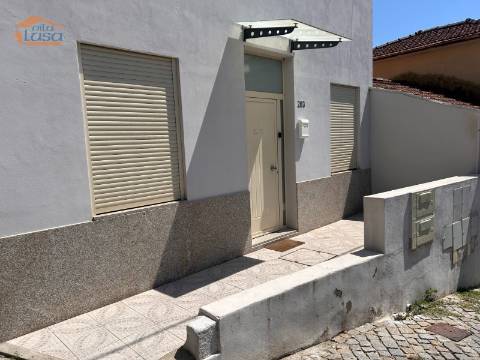 T2 Páteo totalmente equipado e com mobília Valbom