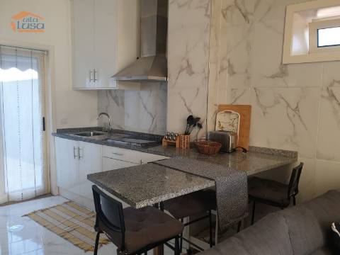 T2 Páteo totalmente equipado e com mobília Valbom