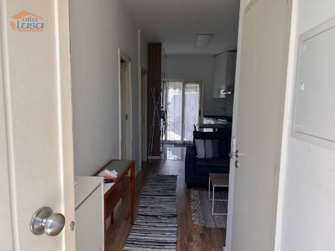 T2 Páteo totalmente equipado e com mobília Valbom