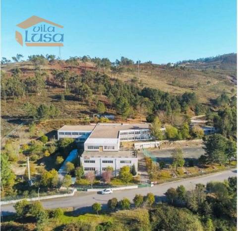 Prédio em Vizela com área coberta de 4230m2, inserido em lote com 23335m2.