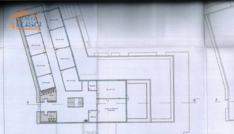 Prédio em Vizela com área coberta de 4230m2, inserido em lote com 23335m2.