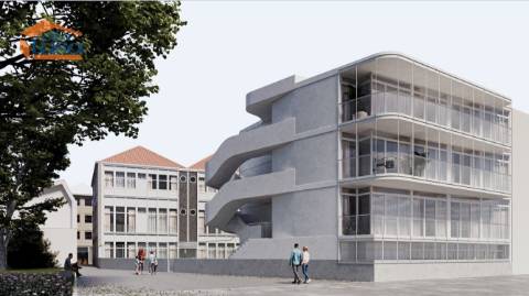 T1+1 com varanda no Centro do Porto (Costa Cabral).