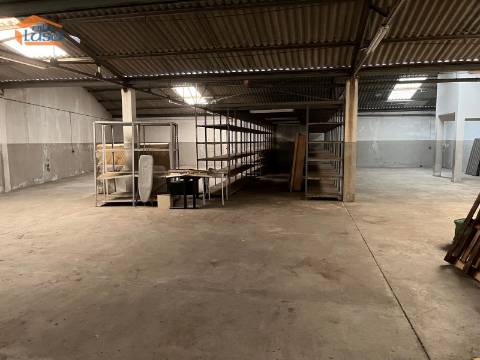 Armazém Rua da Bélgica para arrendamento , Canidelo, Vila Nova de Gaia