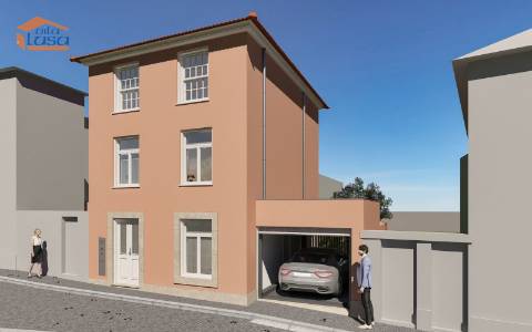 Moradia T4  Foz Velha | Praça do Império  Para recuperar