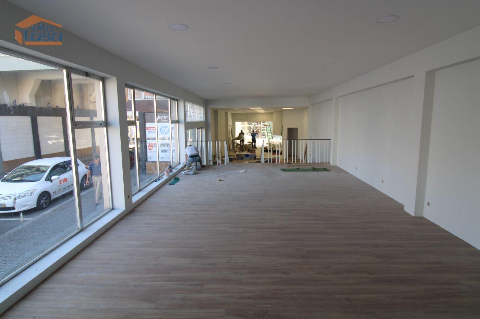 Arrendamento de Loja Comercial no Centro de Gaia  200 m² totalmente renovada 