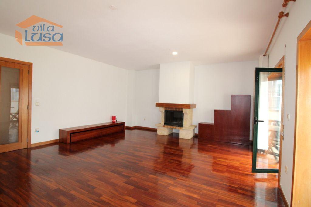 T2 c/ terraço e garagem na zona da Boavista, Porto.