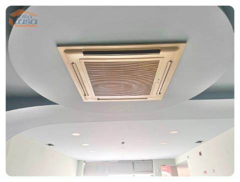 Loja duas frentes montada para restaurante rotunda da Areosa