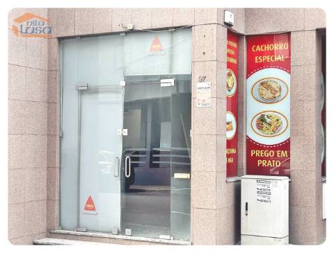 Loja duas frentes montada para restaurante rotunda da Areosa