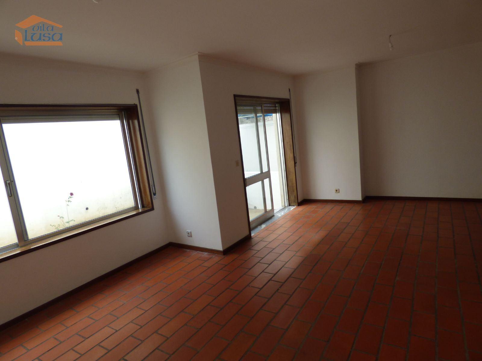 Apartamento T2 com Terraço 75 m²  e jardim Cedro, junto a Santo Ovídio