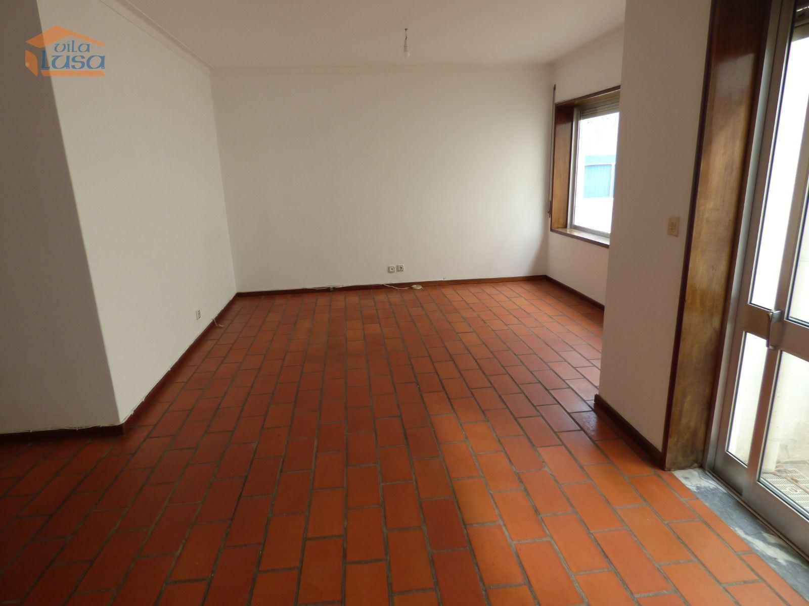 Apartamento T2 com Terraço 75 m²  e jardim Cedro, junto a Santo Ovídio