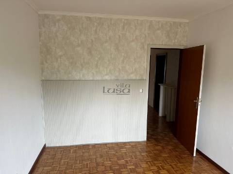 T2 com Lug. de Garagem e Arrumos em Alfena