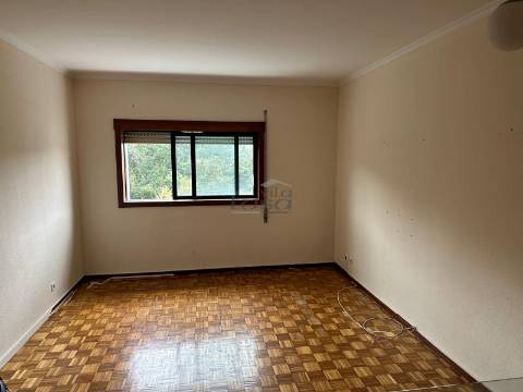 T2 com Lug. de Garagem e Arrumos em Alfena