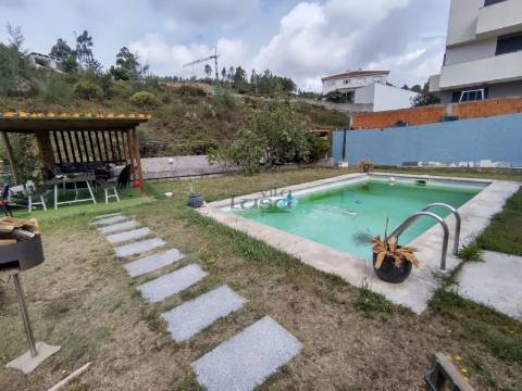 Moradia Isolada T5 em Sobrado ( Valongo)