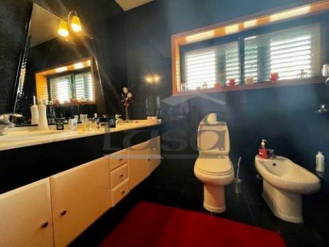 Moradia Isolada T5 em Sobrado ( Valongo)