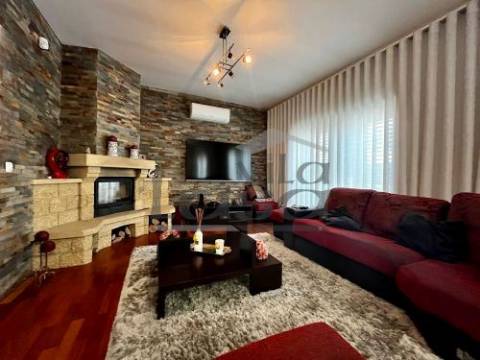 Moradia Isolada T5 em Sobrado ( Valongo)