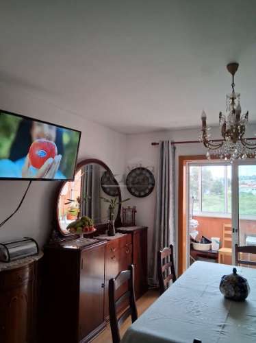 A INVESTIDORES - T3 (arrendado), com 2 lug. de garagem + arrumo, em Rio Tinto 