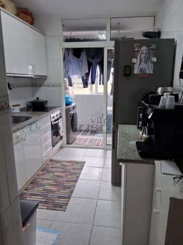 A INVESTIDORES - T3 (arrendado), com 2 lug. de garagem + arrumo, em Rio Tinto 