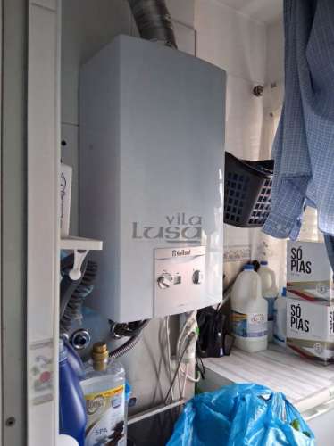 A INVESTIDORES - T3 (arrendado), com 2 lug. de garagem + arrumo, em Rio Tinto 