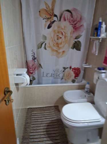 A INVESTIDORES - T3 (arrendado), com 2 lug. de garagem + arrumo, em Rio Tinto 