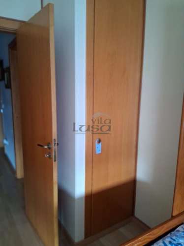 A INVESTIDORES - T3 (arrendado), com 2 lug. de garagem + arrumo, em Rio Tinto 