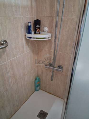 A INVESTIDORES - T3 (arrendado), com 2 lug. de garagem + arrumo, em Rio Tinto 