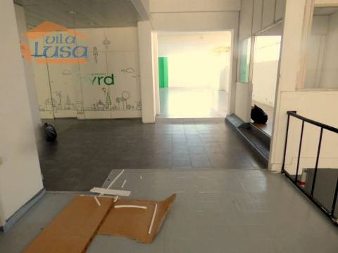 Garagem Auto com 1.000 m2 na Constituição