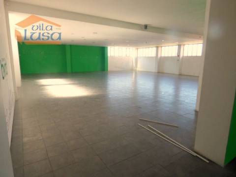 Garagem Auto com 1.000 m2 na Constituição