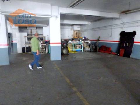 Garagem Auto com 1.000 m2 na Constituição
