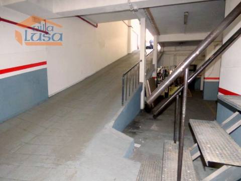 Garagem Auto com 1.000 m2 na Constituição
