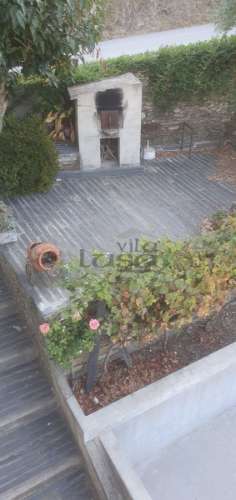 Moradia e Vinha com adega para venda